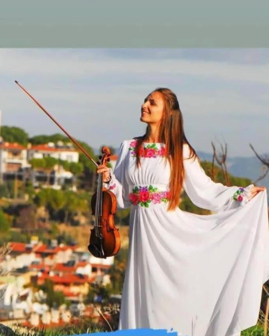 Signature Violin — gün batımında akustik keman performansı