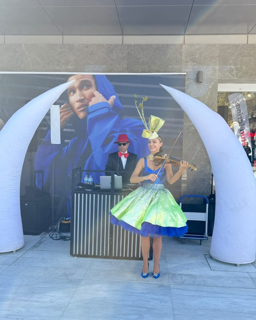 Elektro Violin & DJ — etkinlik girişinde performans